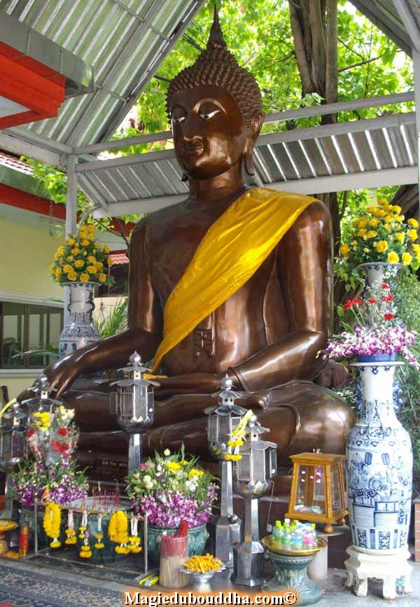 bouddha de bronze thailande